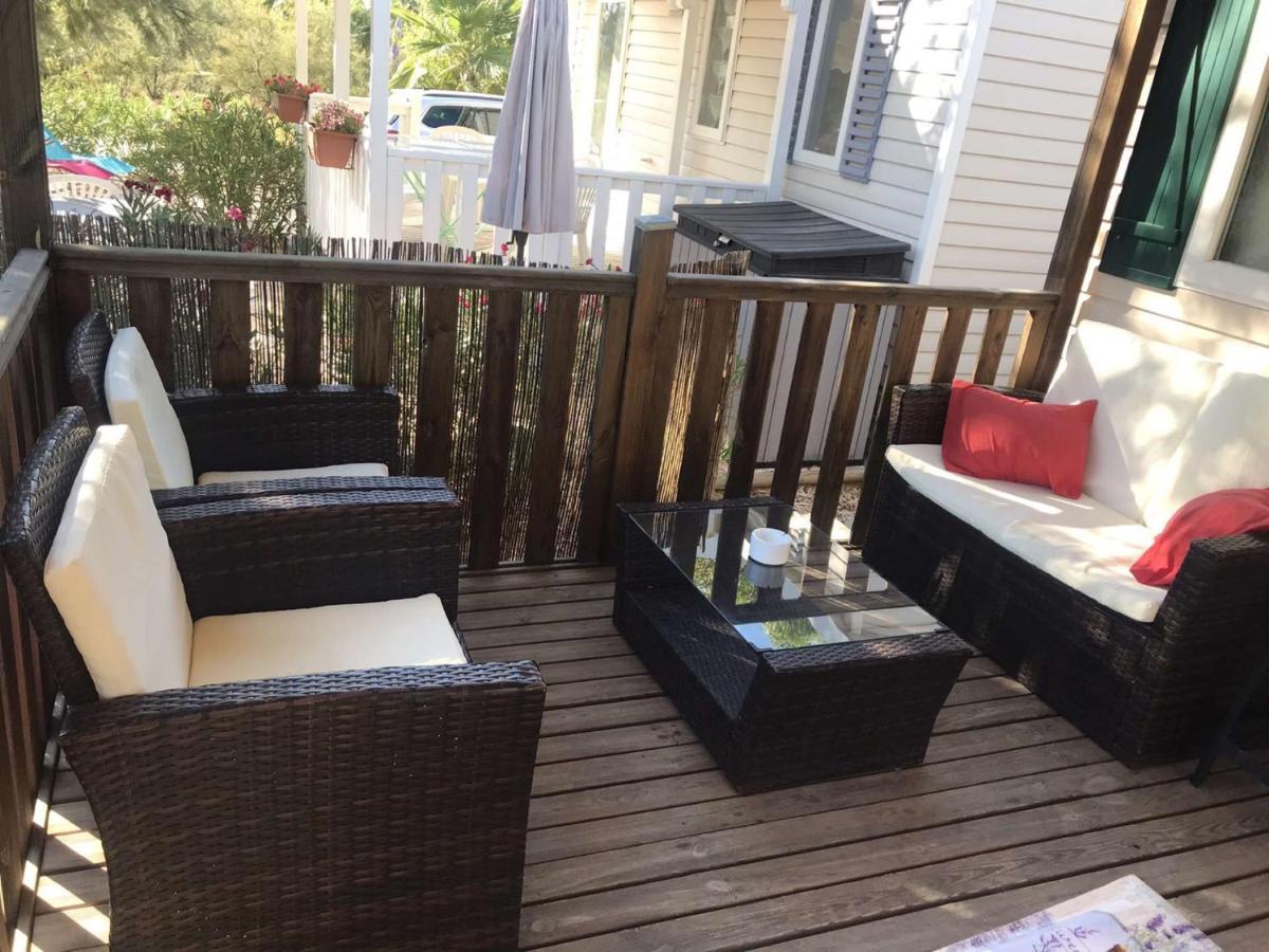 Mobilhome En Face Des Plages Йер Экстерьер фото