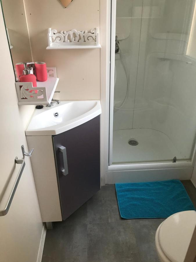 Mobilhome En Face Des Plages Йер Экстерьер фото