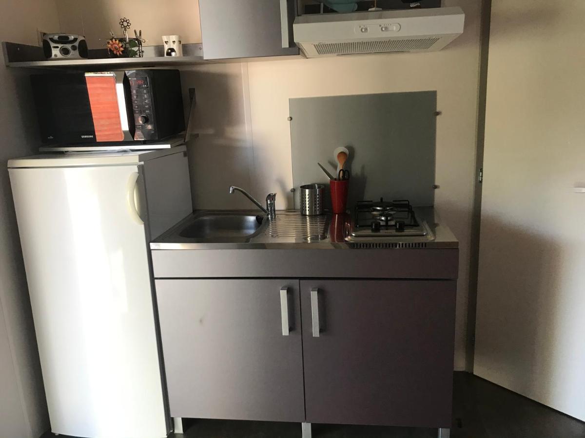 Mobilhome En Face Des Plages Йер Экстерьер фото